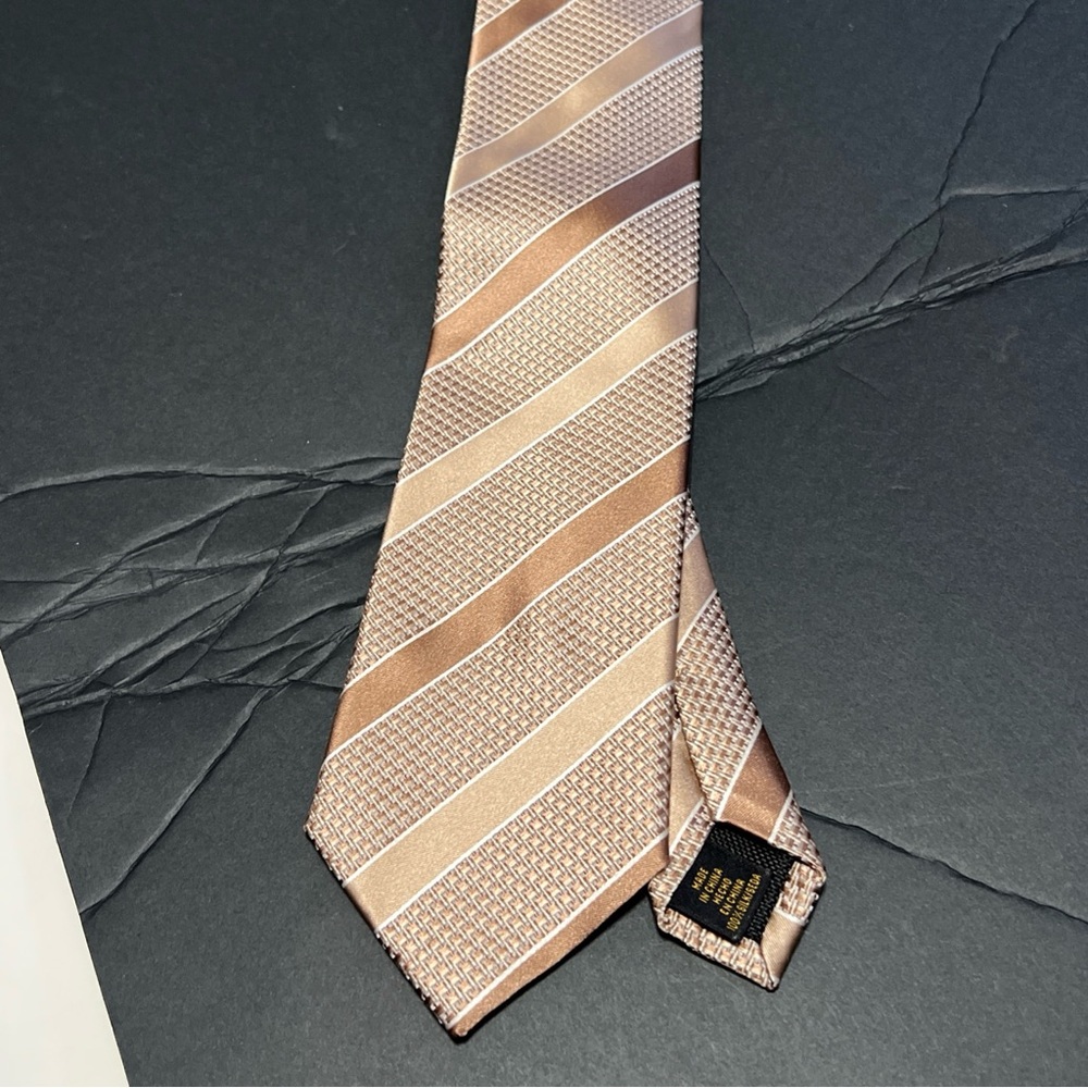 Donald J Trump Signature Collection Beige/tan/brown Patterned Silk Tie